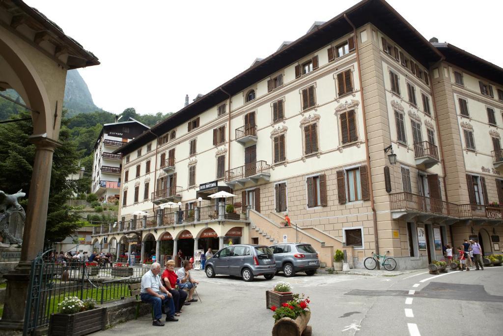 Hotel Monterosa アラーニャ・ヴァルセージア エクステリア 写真